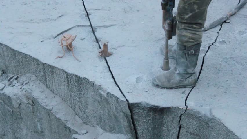 سنگ در حال سیم برش شرکت اکتشافات میکائیل
